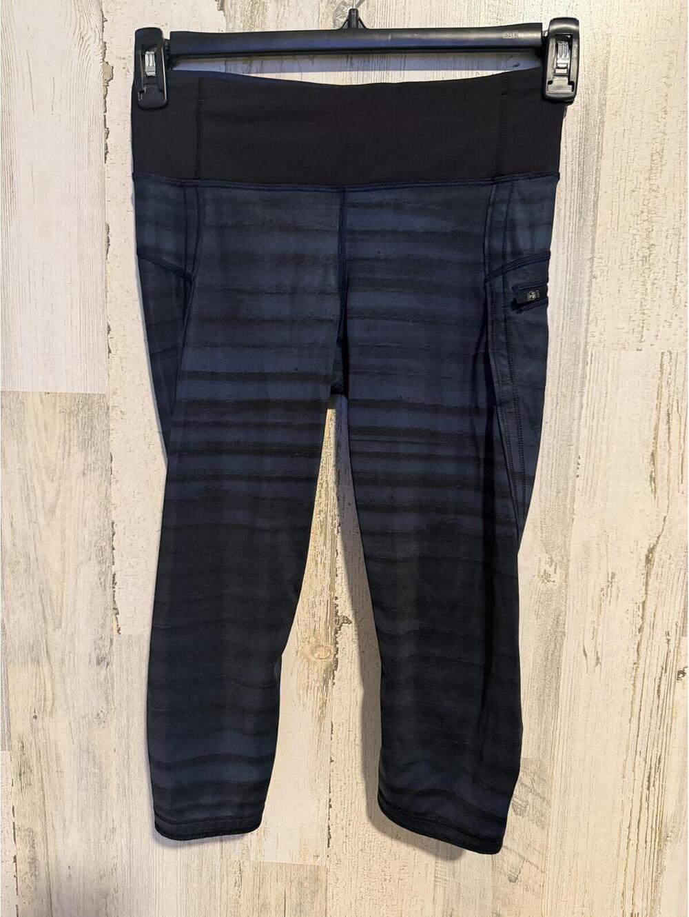 Lululemon Women's size 4 Capri Leggings Black Blue Striped